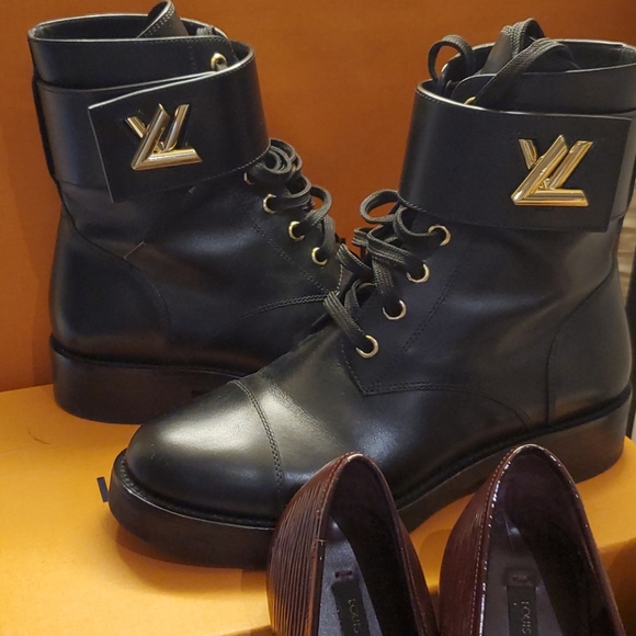 2 LOUISVUITTON & 2 GUCCI = 4 PAIRS - Picture 4 of 13